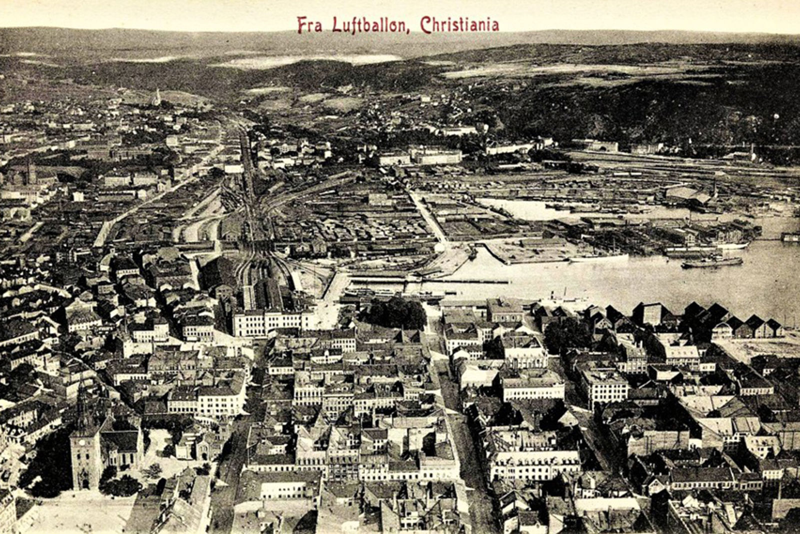 Bilde fra luftballong, tatt i 1906, med Østbanestasjonen midt i bildet.